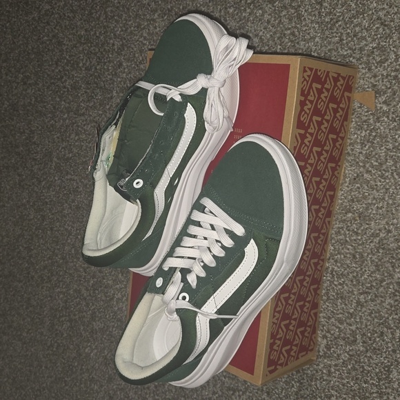 New Vans Old Skool Over - Picture 4 of 7